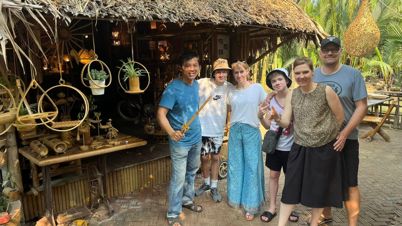 https://files.locallife.asia/images/800/1762310383499-1760490996585-q1.jpg - 2025-11-05T093258.254.png